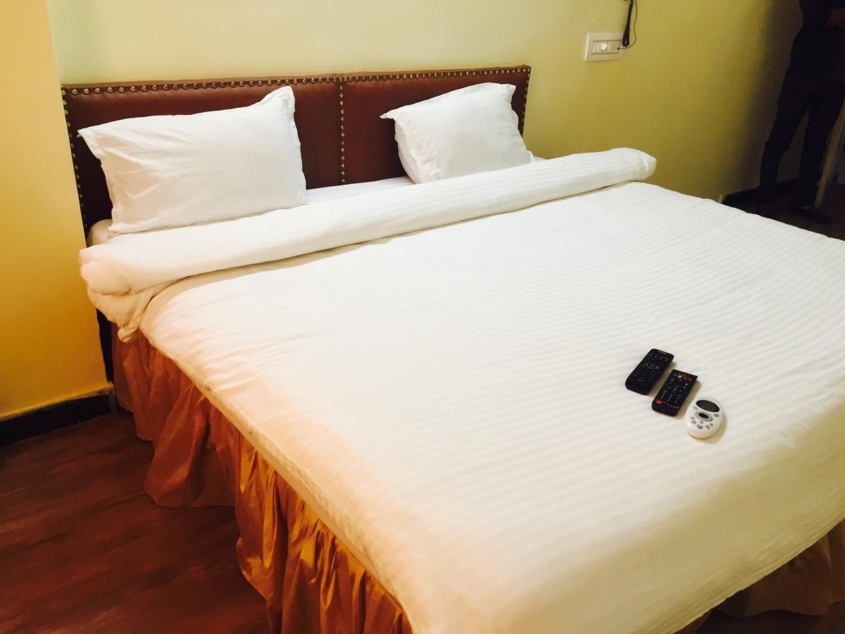 Hotel Ashirwad Удайпур Экстерьер фото